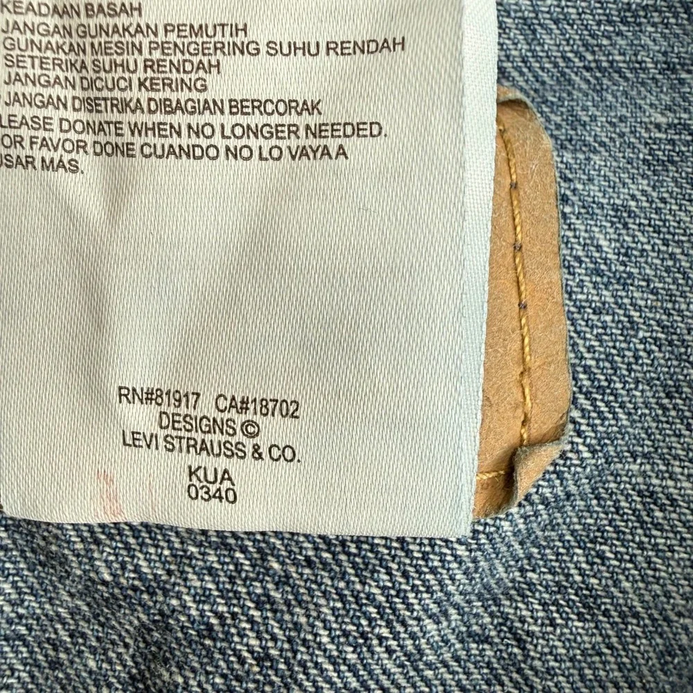 Levi's‎ Denim Trucker Jacket Size 10-12 Medium Blue Classic Western Aesthetic